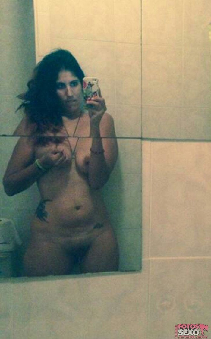 Esposa safada Mandou nudes pro marido 8