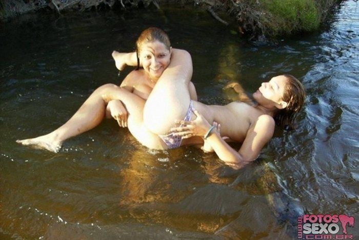 Novinhas safadas chupando as tetas da titia sapatona 1
