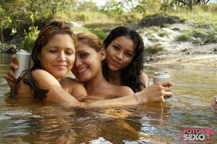 Novinhas safadas chupando as tetas da titia sapatona 12