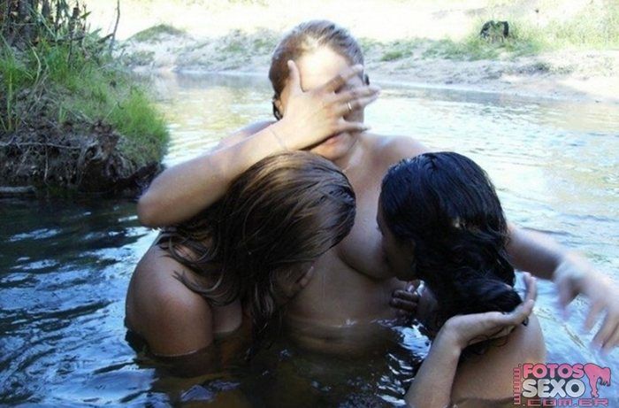 Novinhas safadas chupando as tetas da titia sapatona 17