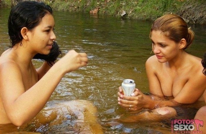 Novinhas safadas chupando as tetas da titia sapatona 4