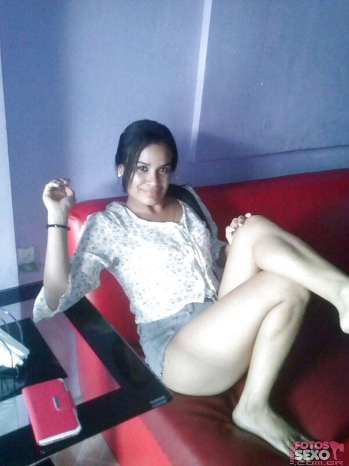 Novinha gostosa caiu no whatsapp 6
